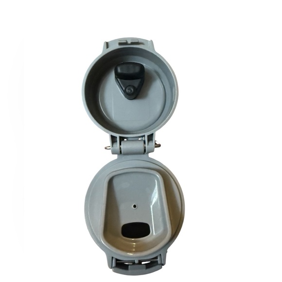 Stanley Classic Trigger-Action Travel Mug – 24oz / 709ml – Blue - Picture 7 of 8